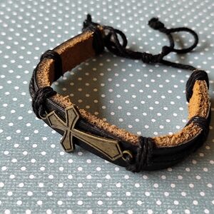 4/$20💥Black Leather Bracelet with Cross Charm